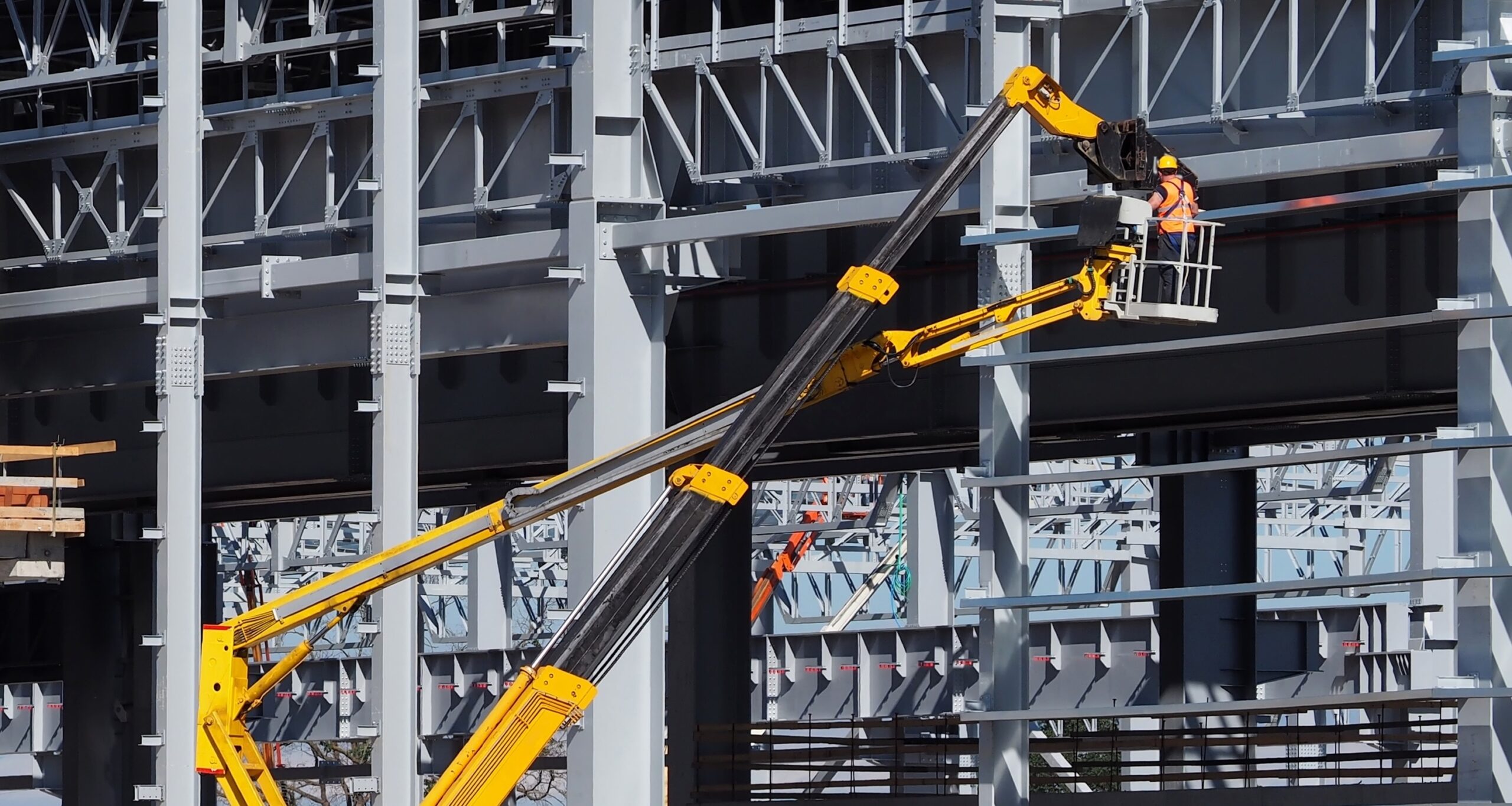 Featured Image.  Overview of Rotating Telehandlers in Canada