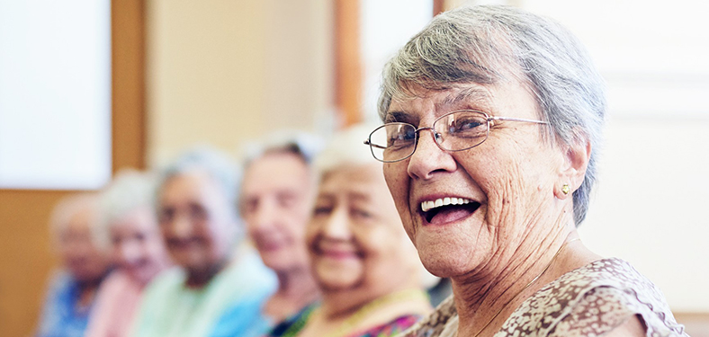L'image sélectionnée. A portrait of elderly women smiling