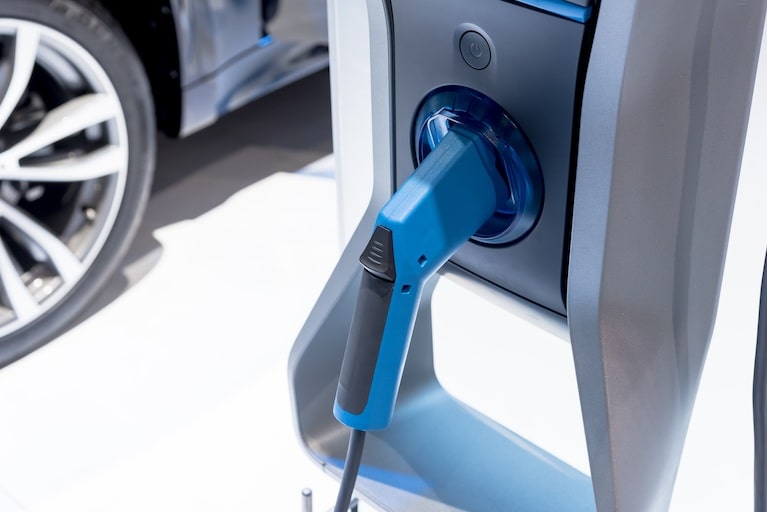 Borne de recharge pour véhicules électriques